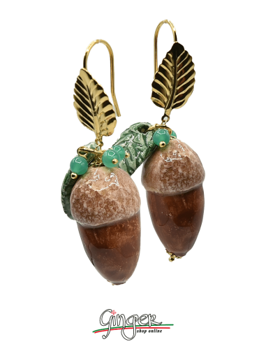 Ceramiche di Aurora: orecchini pendenti con Ghiande, Foglie e perline di Agata Turchese