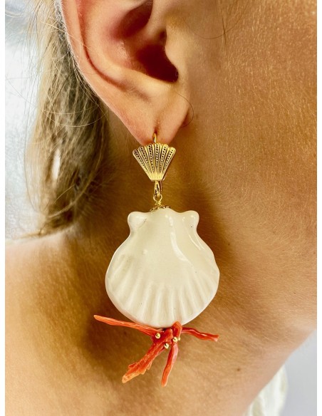 Ceramica: Orecchini pendenti con Conchiglie e Corallo Mediterraneo