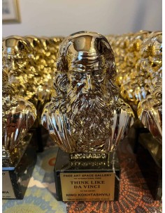 Trophies: Leonardo da Vinci gilded and with a marble base 2